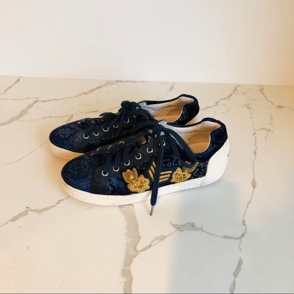 Ask Nak Arms shoes size 39 velvet blue gold